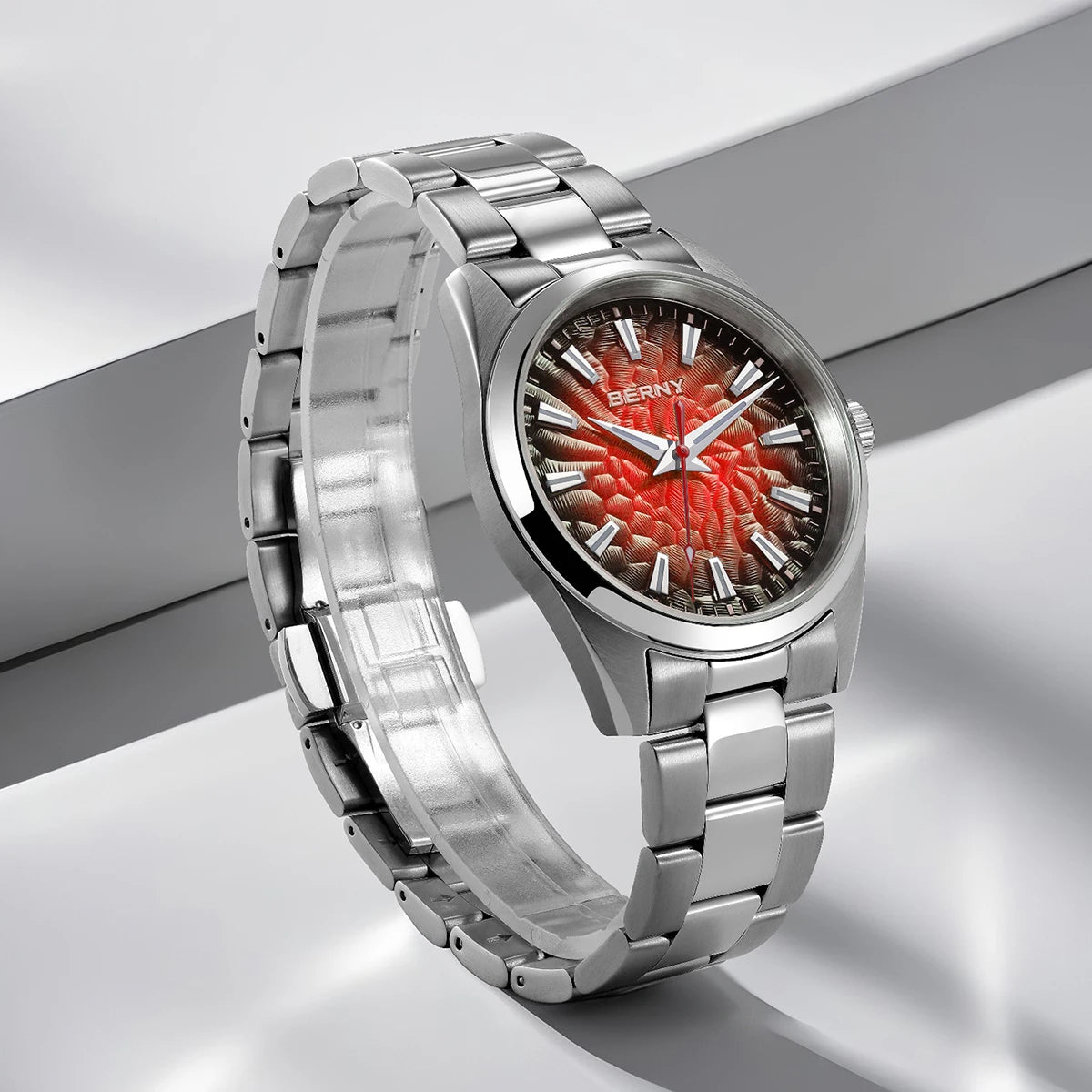 ساعة الشعاع الأحمر